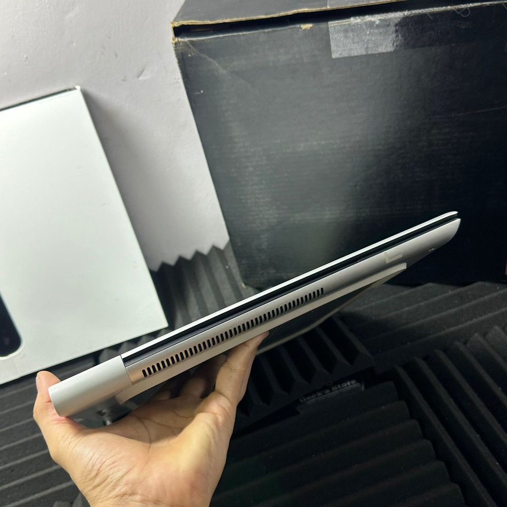 Alienware X16 R2 / i7 13700H / RTX 4070 / 1TB SSD Nvme / 16GB RAM DDR5 (11)