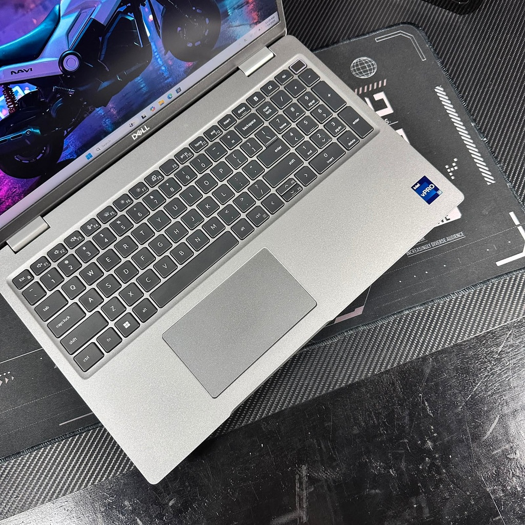 Dell Latitude 5530 / i7 1265U / 16GB RAM / 512GB SSD Nvme / 15.6" FHD (2)