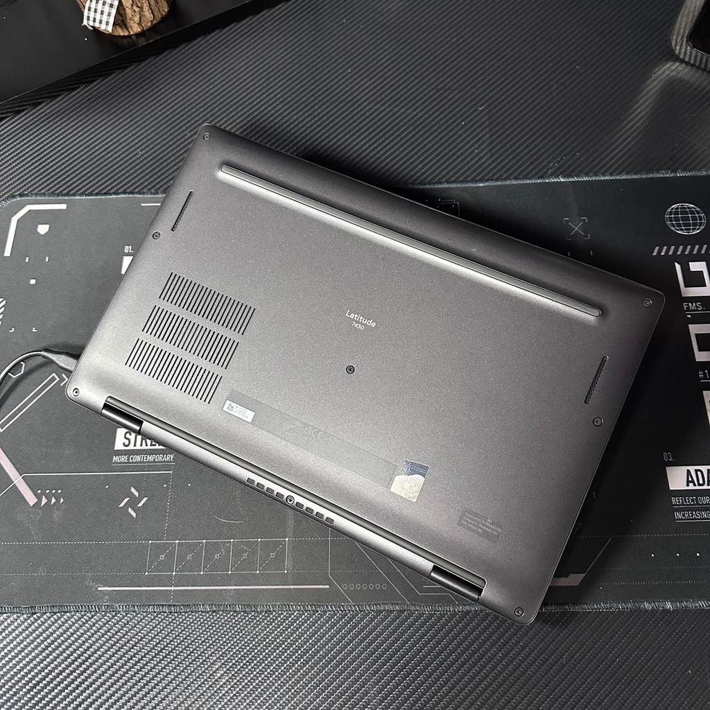 Dell Latitude 7430 TOUCH / i7 1265U / 16 GB RAM / 256GB SSD / 14" FHD (3)