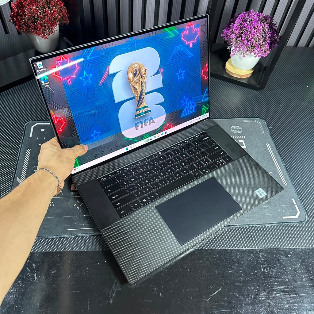 Dell XPS 17 9700 TACTIL / i7 10850H / NVIDIA RTX 2060 6GB / 32 GB RAM / 512GB S (1)