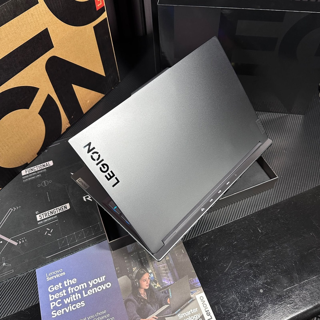 LENOVO LEGION S7 / Ryzen 7 7840HS / RTX 4060 / 32 GB RAM / 512GB SSD / 16" QH (2)