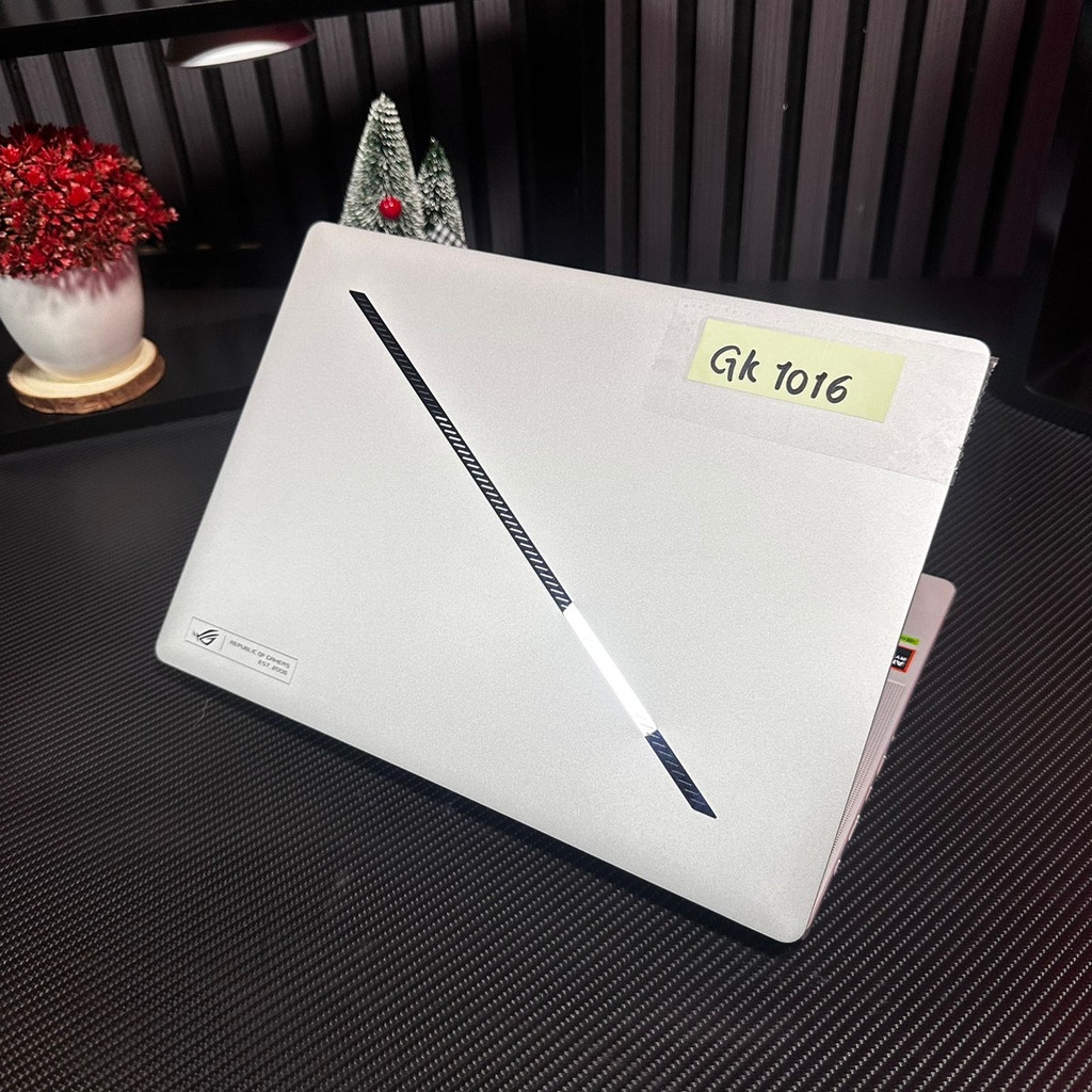 Asus Zephyrus G14 OLED 3K+ / RYZEN 9 8945HS / RTX 4070 / 32GB RAM DDR5 / 1TB SSD (8)