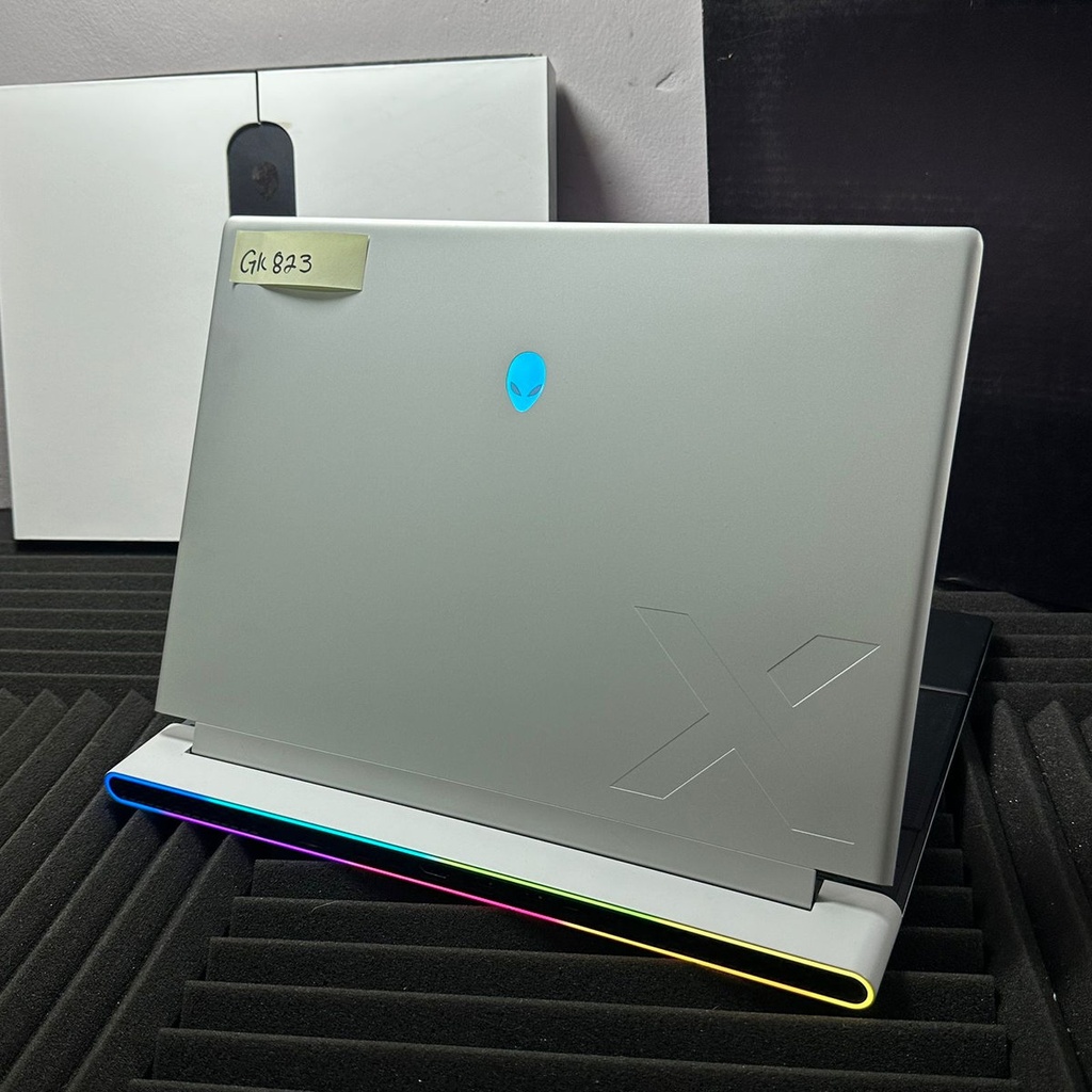 Alienware X16 R2 / i7 13700H / RTX 4070 / 1TB SSD Nvme / 16GB RAM DDR5 (5)