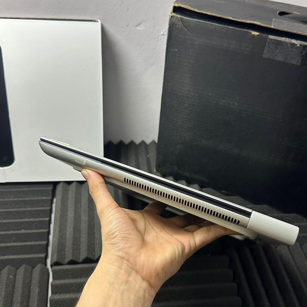 Alienware X16 R2 / i7 13700H / RTX 4070 / 1TB SSD Nvme / 16GB RAM DDR5 (9)