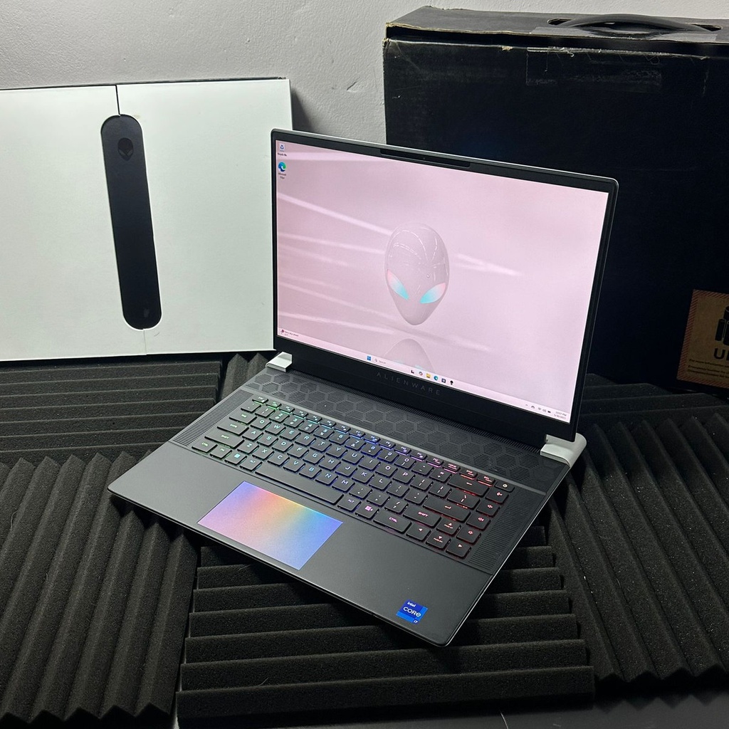 [GK823] Alienware X16 R2 / i7 13700H / RTX 4070 / 1TB SSD Nvme / 16GB RAM DDR5 (Excelente)